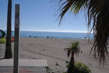 Apartamento En Primera Linea De Playa Nerja Kültér fotó