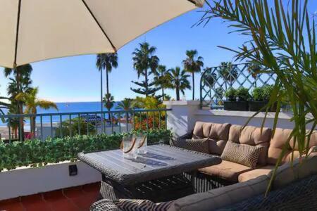 Apartamento En Primera Linea De Playa Nerja Kültér fotó